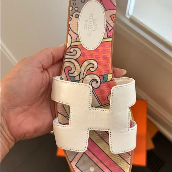 Hermes Oran White Sandals - Picture 4 of 4